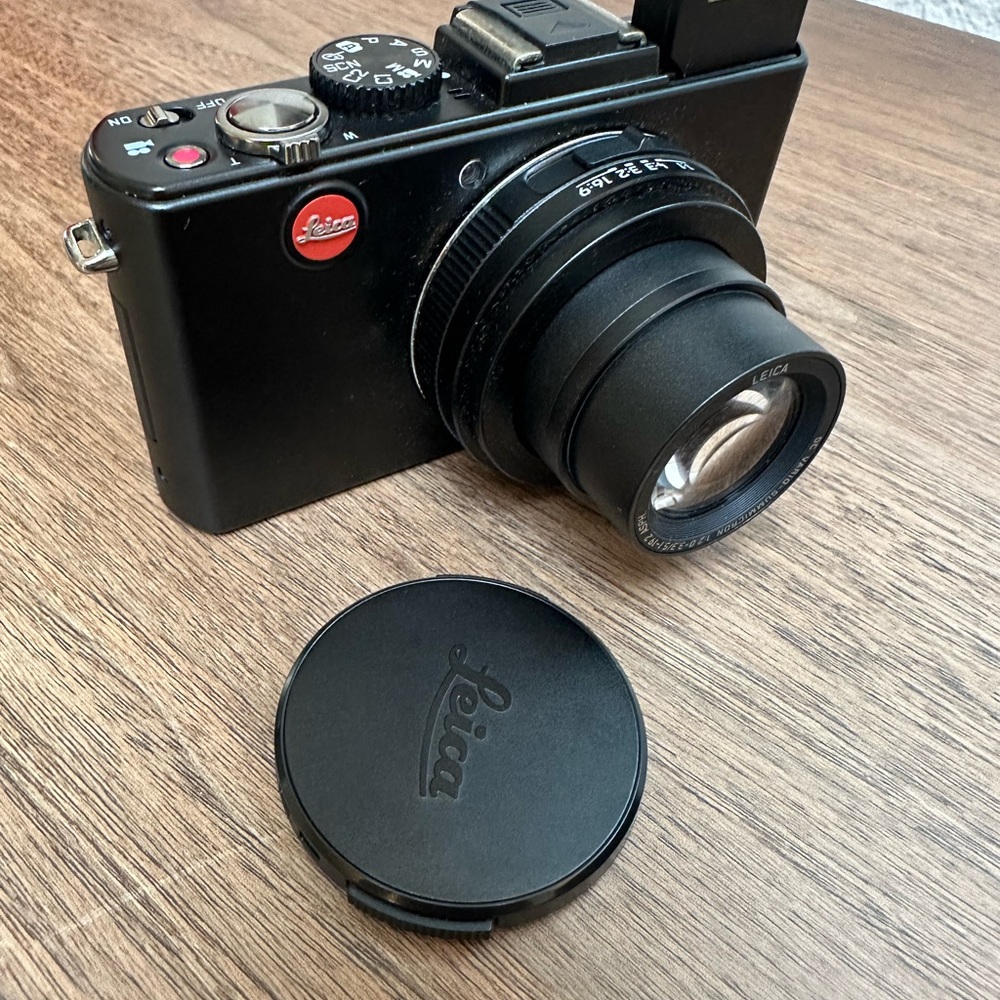 Leica D-Lux 5 Digital Camera